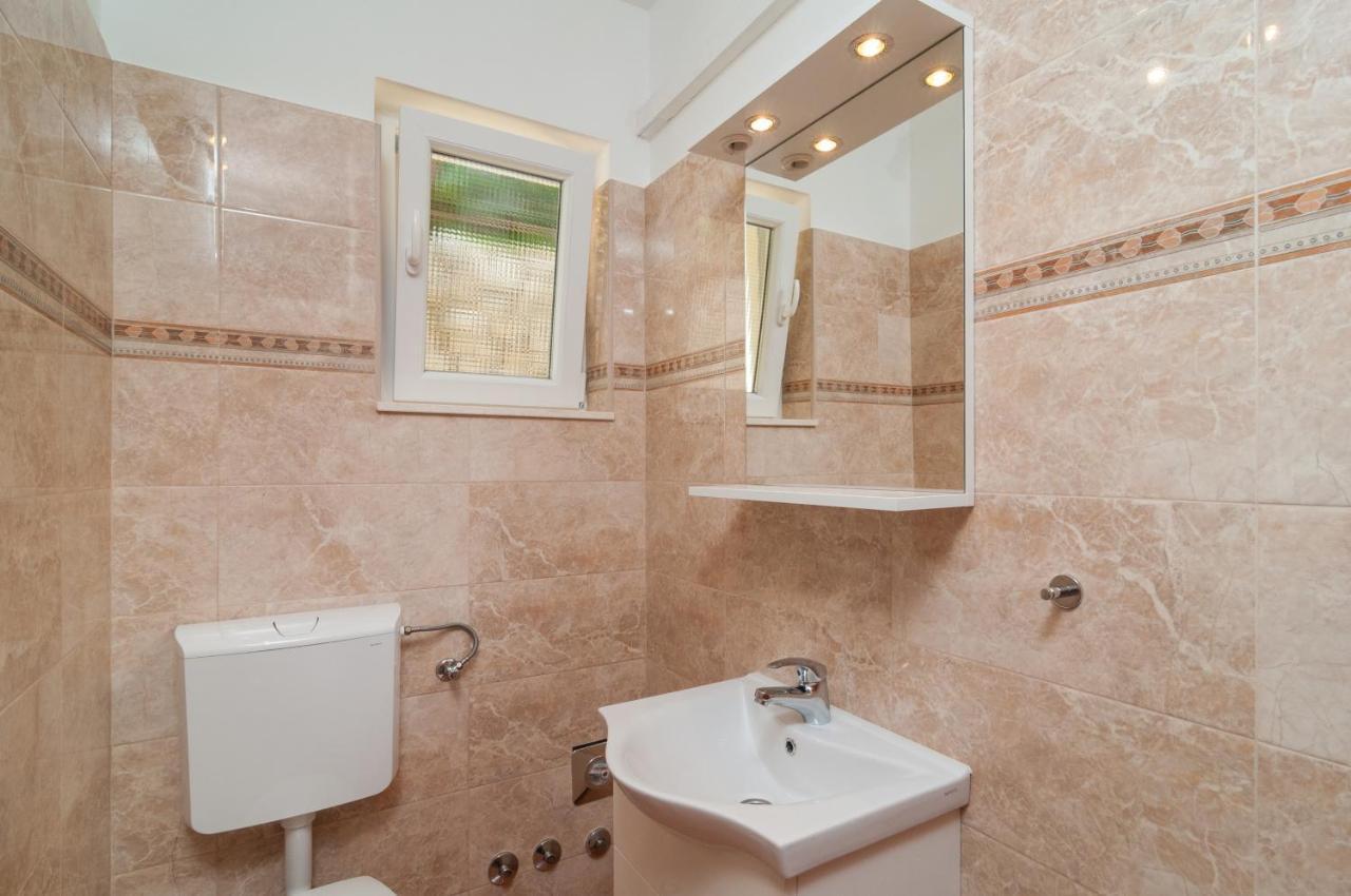 Apartment Victoria أوميس المظهر الخارجي الصورة