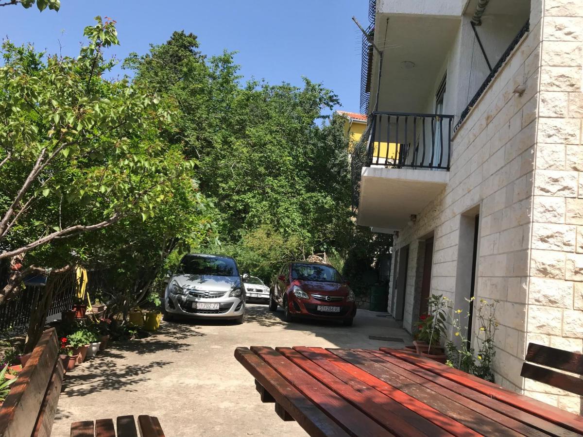 Apartment Victoria أوميس المظهر الخارجي الصورة